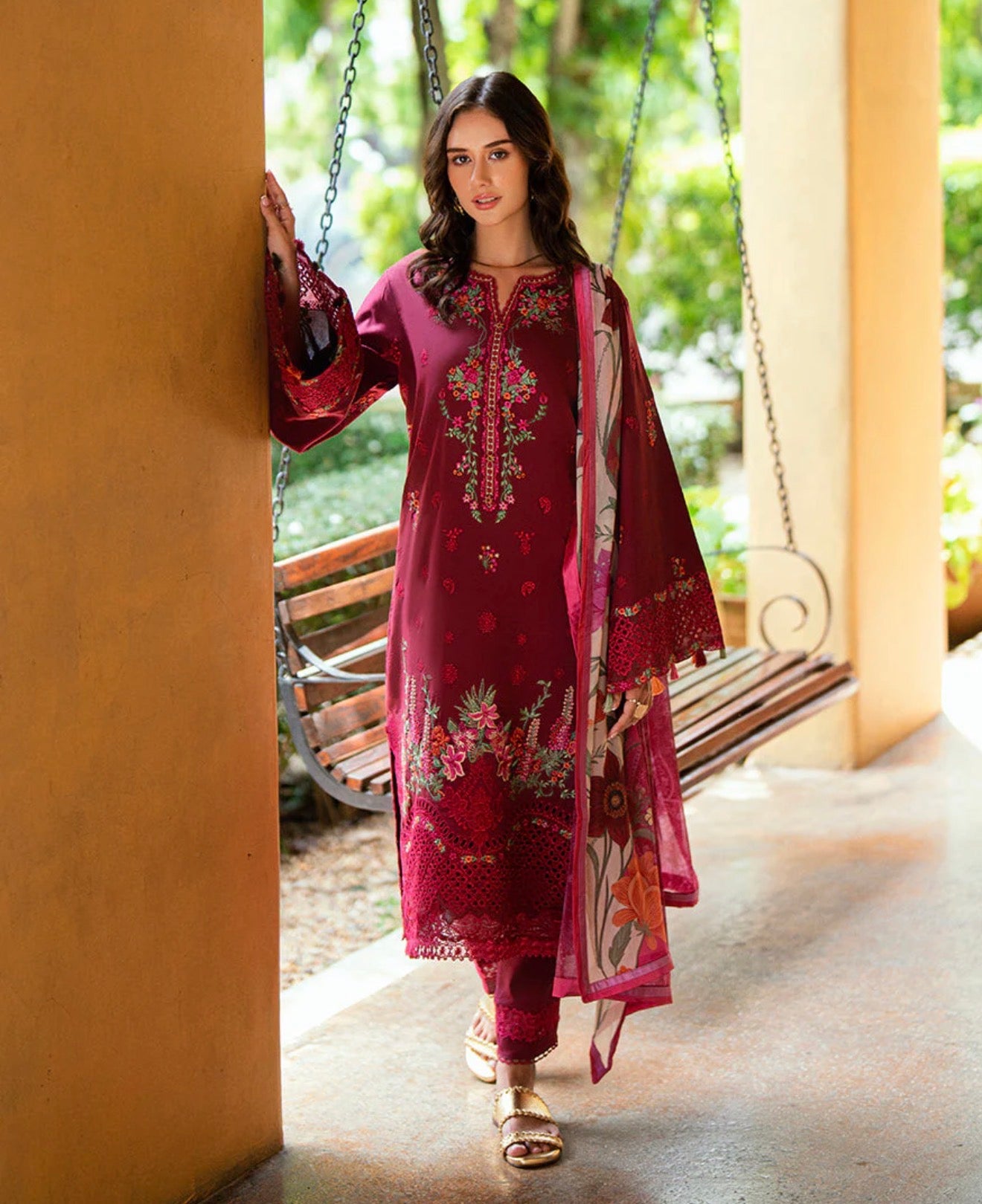 Roheenaz Mushq (3pc)