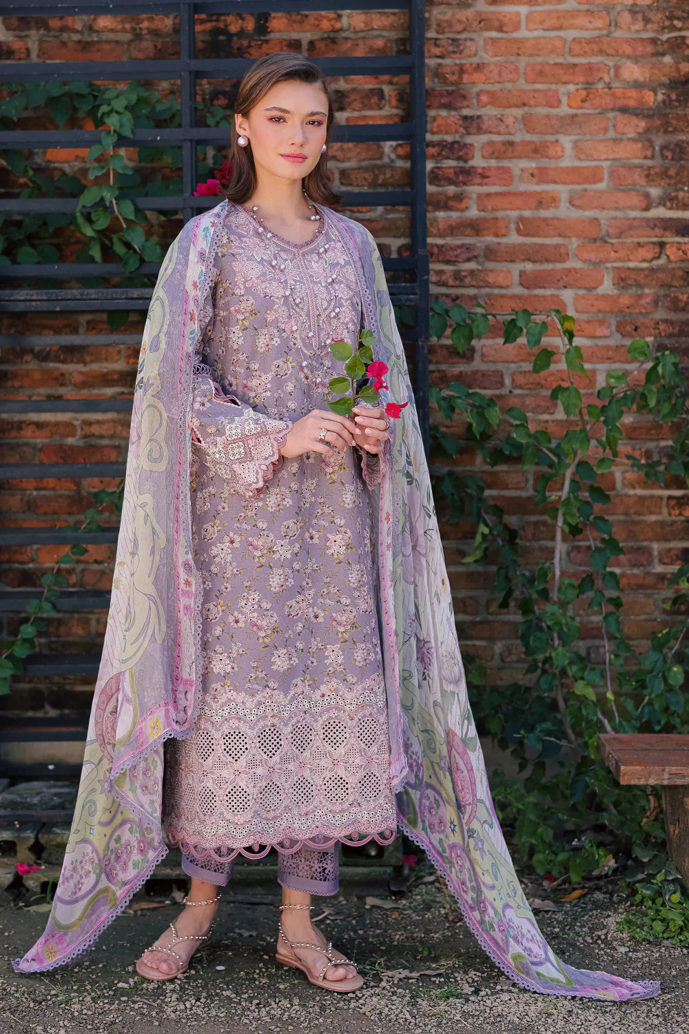 Qalamakar Lawn 3pc (Bgrade)