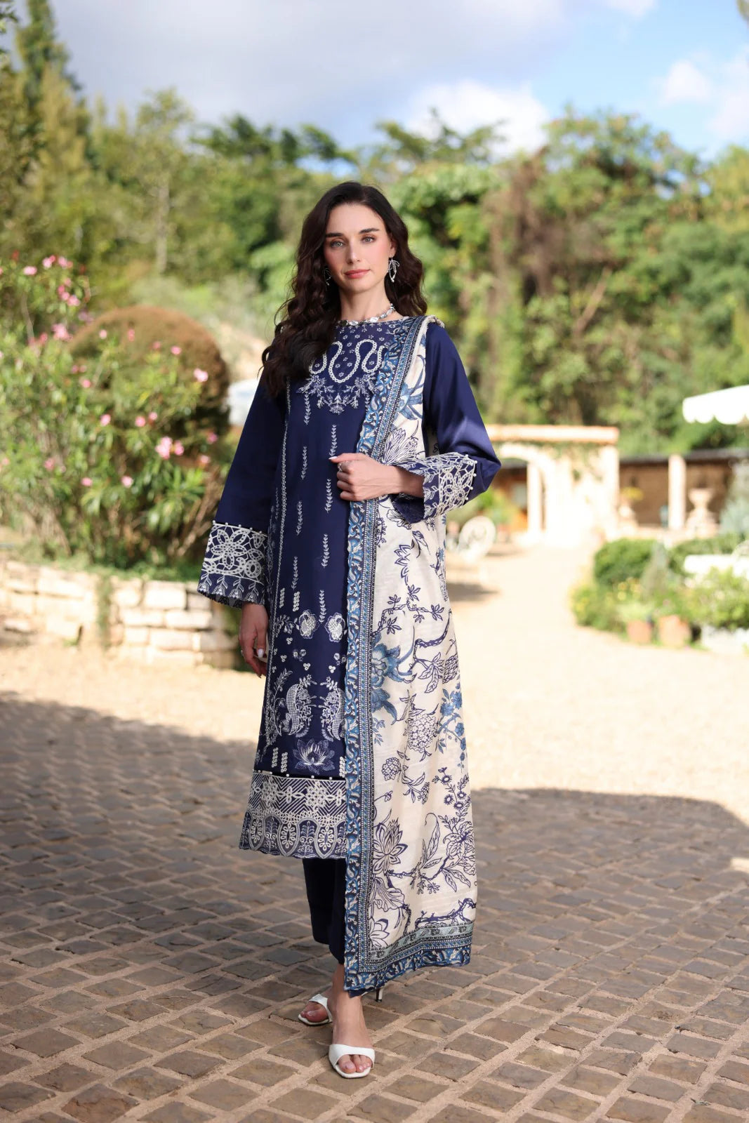 Rangrasiya Ayleen Lawn (3pc) Fresh