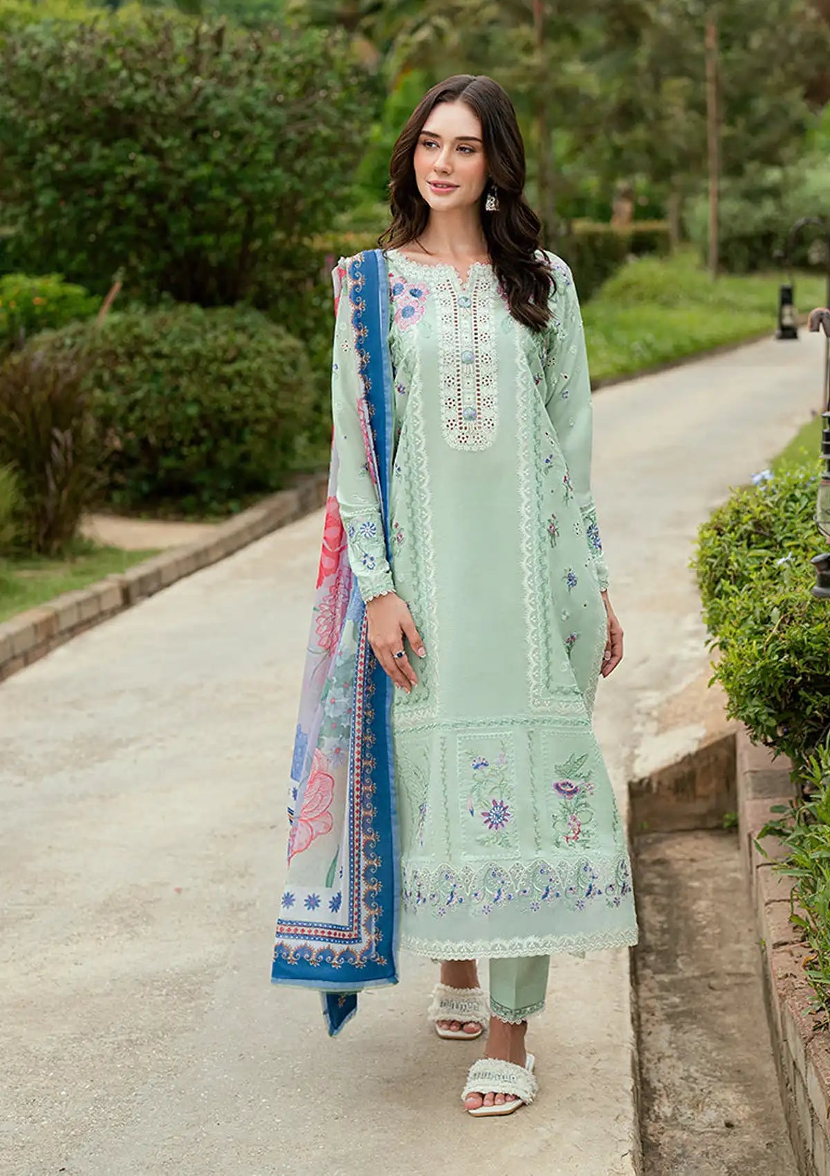 Mushq Roheenaz Lawn (3pc)