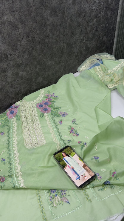 Mushq Roheenaz Lawn (3pc)